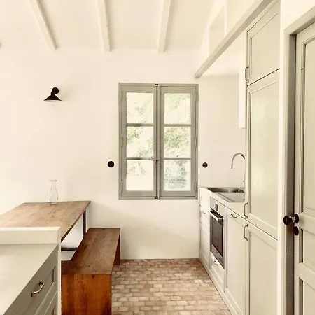 Holiday home Le Poulailler, Private House With Garden And Parking
